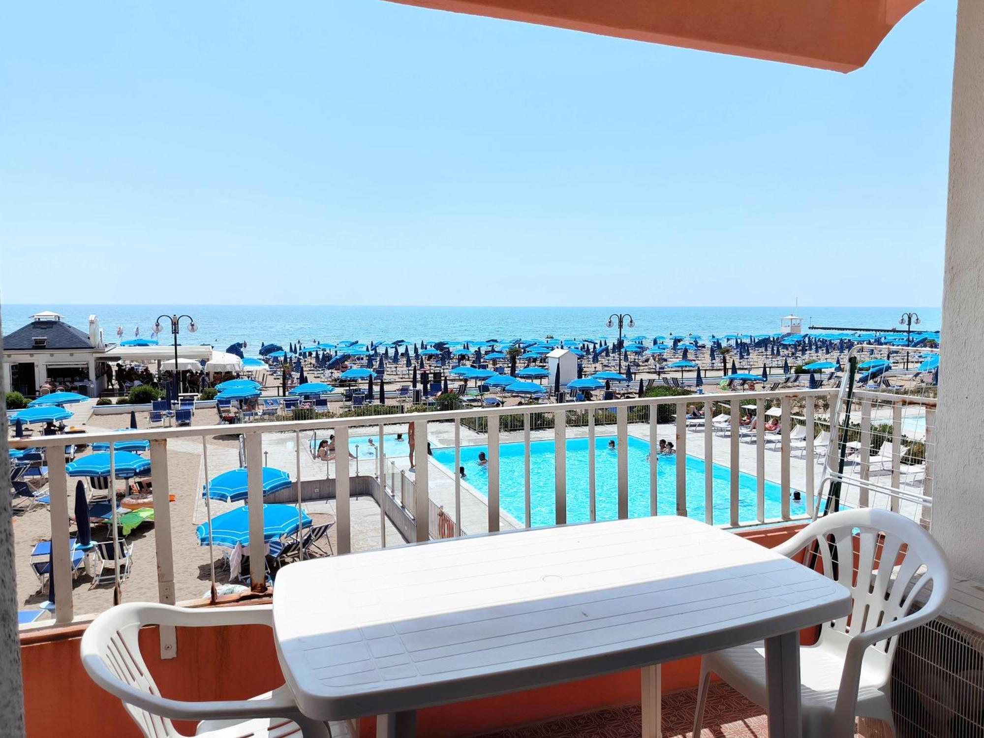 Condominio Apollo Lido di Jesolo Esterno foto